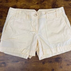 LOFT 4” chino shorts size 4 butter yellow